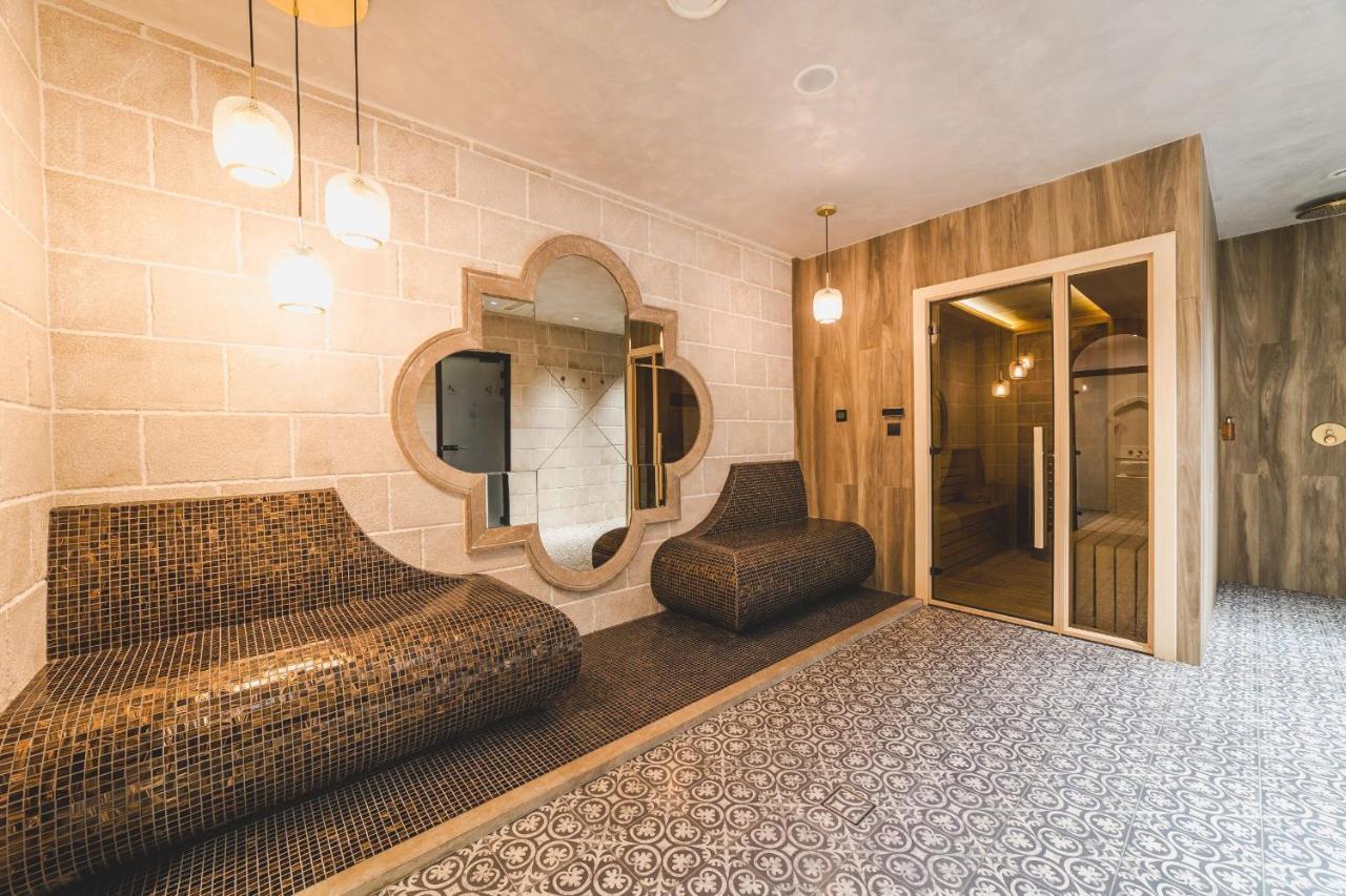 SIGNUM Hotel Podgorica Buitenkant foto